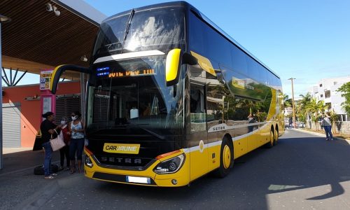 Bus Car Jaune nos métiers-floute Bus Car Jaune nos métiers-floute